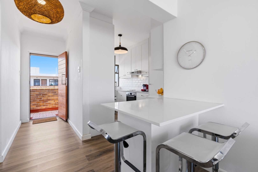 2 Bedroom Property for Sale in Sea Point Western Cape
